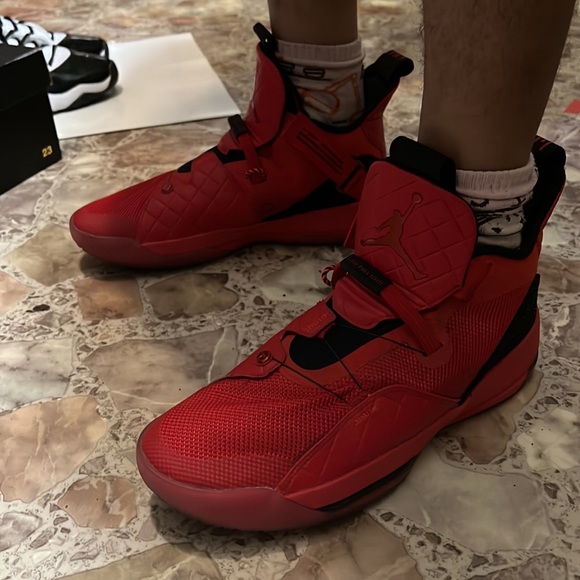 Jordan XXXIII
University Red - Picture 3 of 5